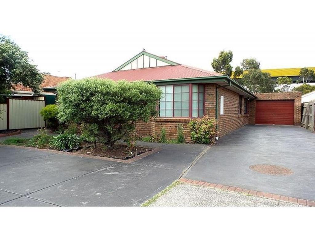 1 Bottlebrush Ct, Sunshine West, VIC 3020