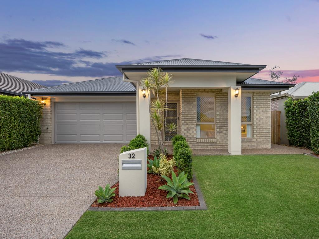 32 Waterfern Way, Ripley, QLD 4306