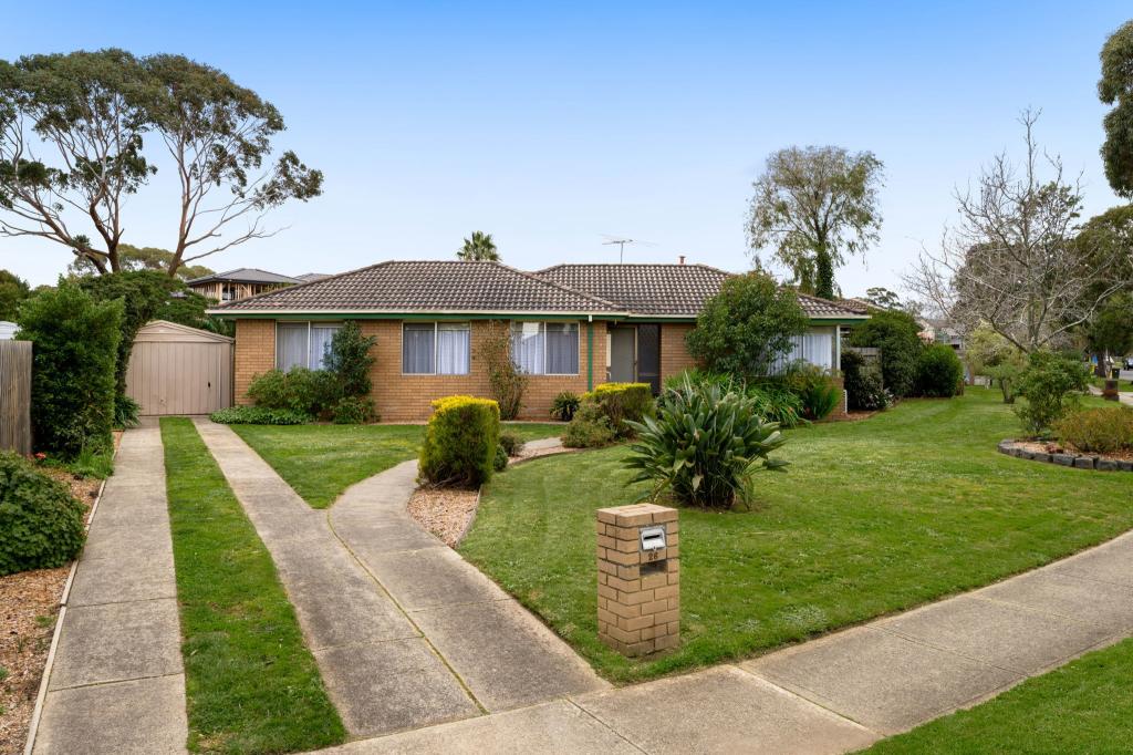 26 AMBLESIDE CRES, BERWICK, VIC 3806