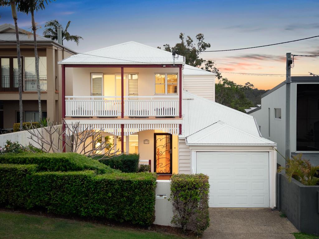 33 Kneale St, Holland Park West, QLD 4121