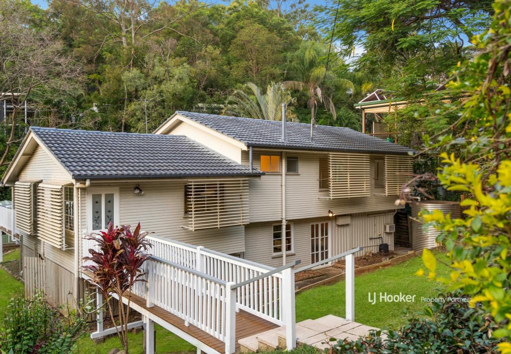 7 ODESSA ST, HOLLAND PARK WEST, QLD 4121