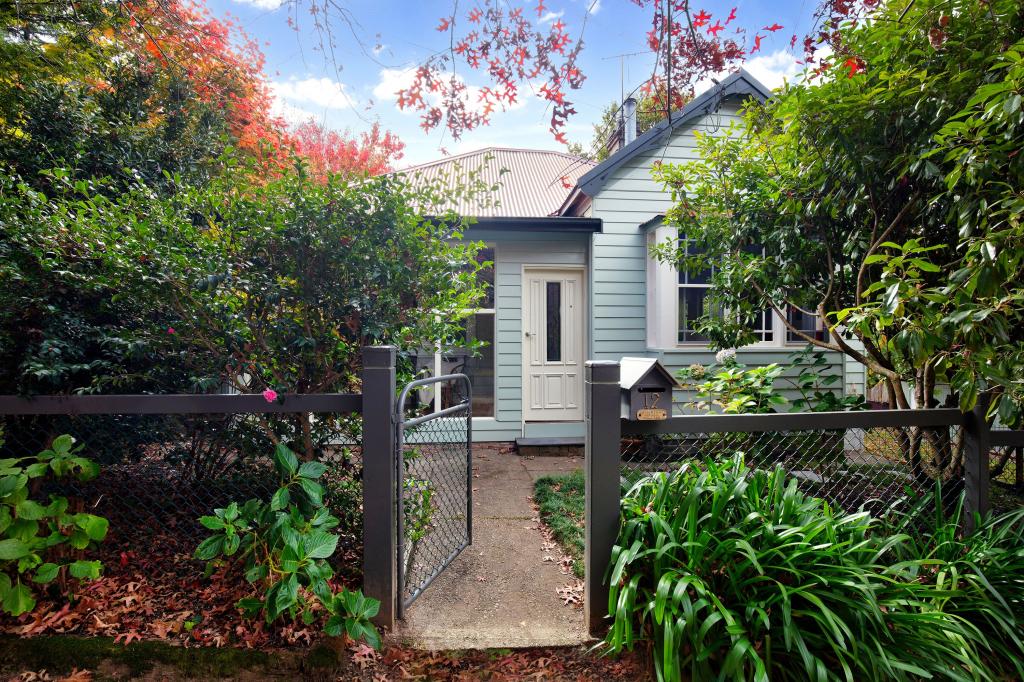 12 Prince George St, Blackheath, NSW 2785