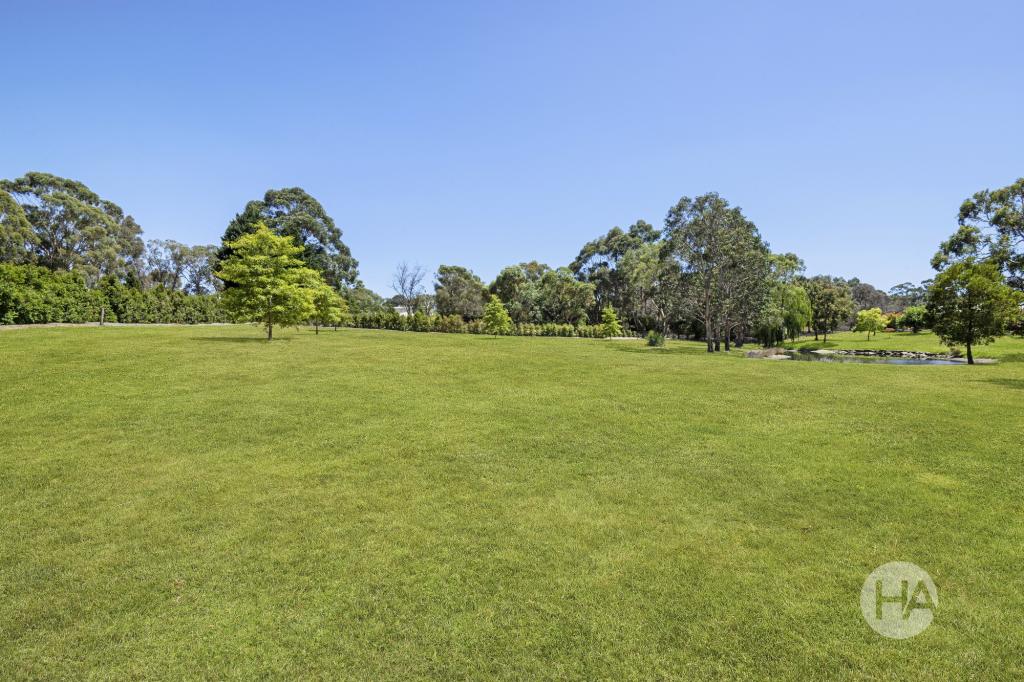 106 HIGHFIELD DR, LANGWARRIN SOUTH, VIC 3911