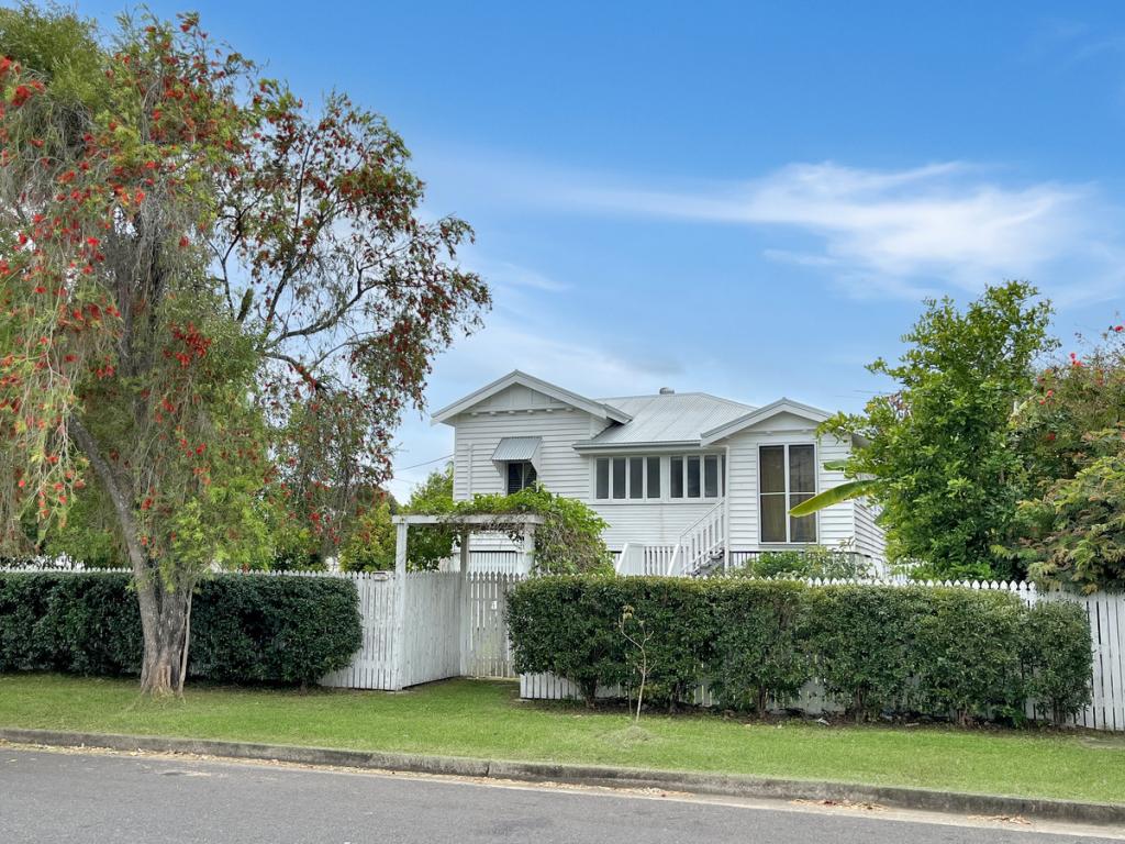 111 Robinson St, Frenchville, QLD 4701