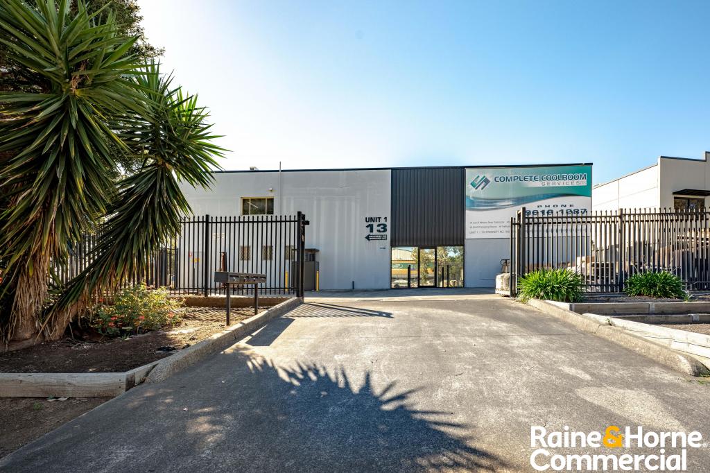 1/13 STENNETT RD, INGLEBURN, NSW 2565