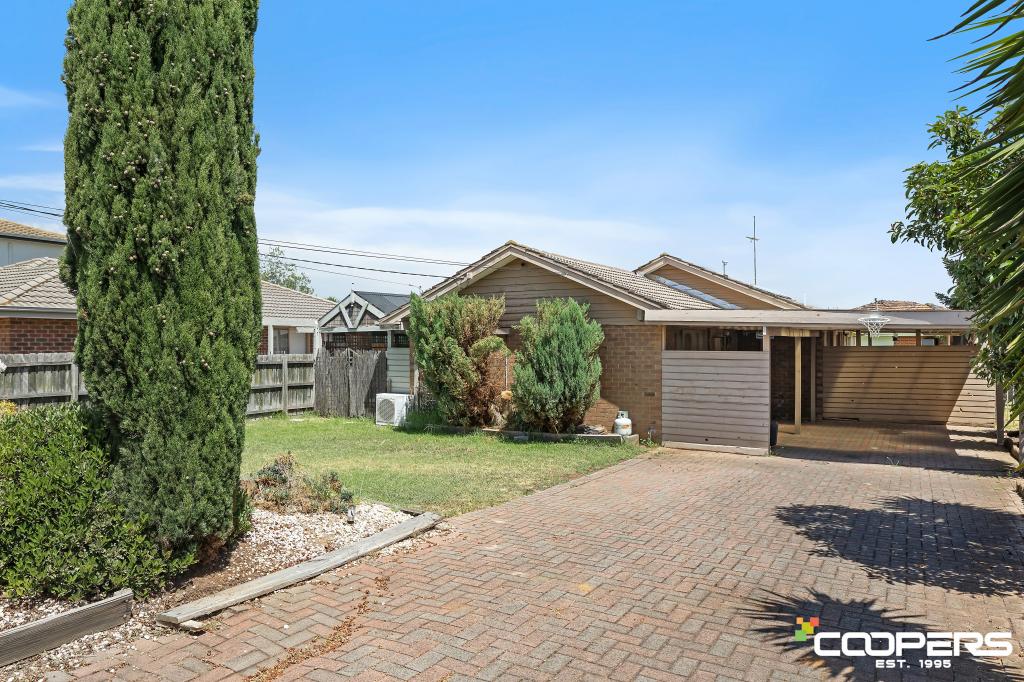 33 Lorimer St, Melton, VIC 3337