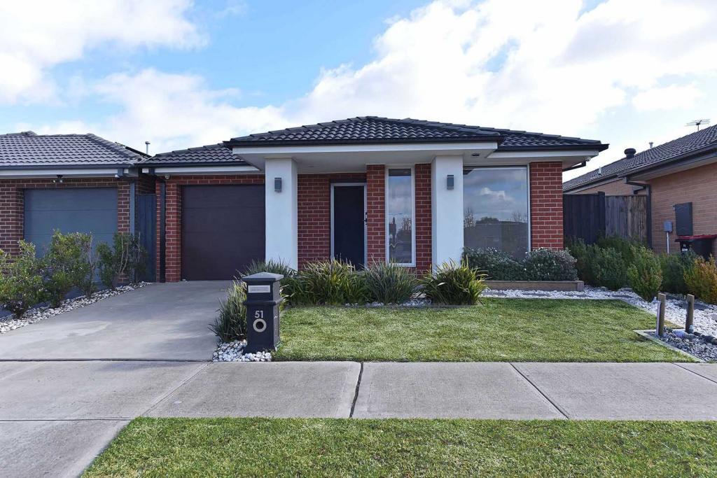 51 SPLENDOUR CCT, DIGGERS REST, VIC 3427