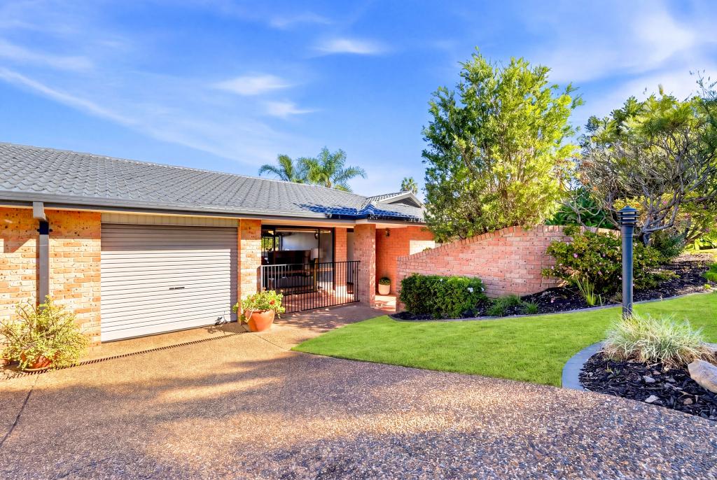 1/2 Robert Pl, Bateau Bay, NSW 2261