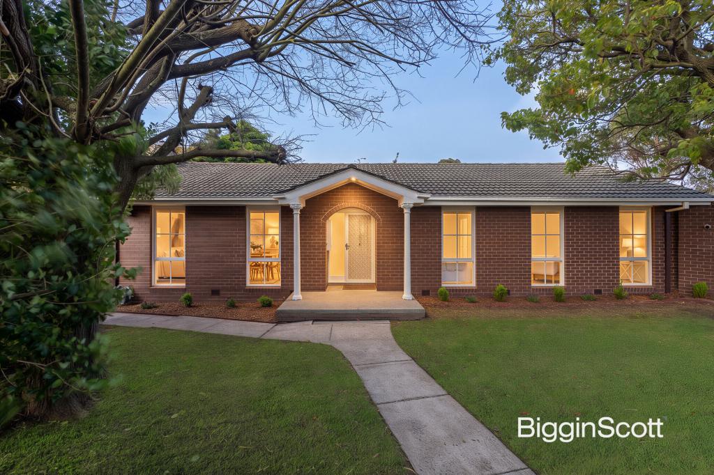 5 Newhaven Rd, Burwood East, VIC 3151