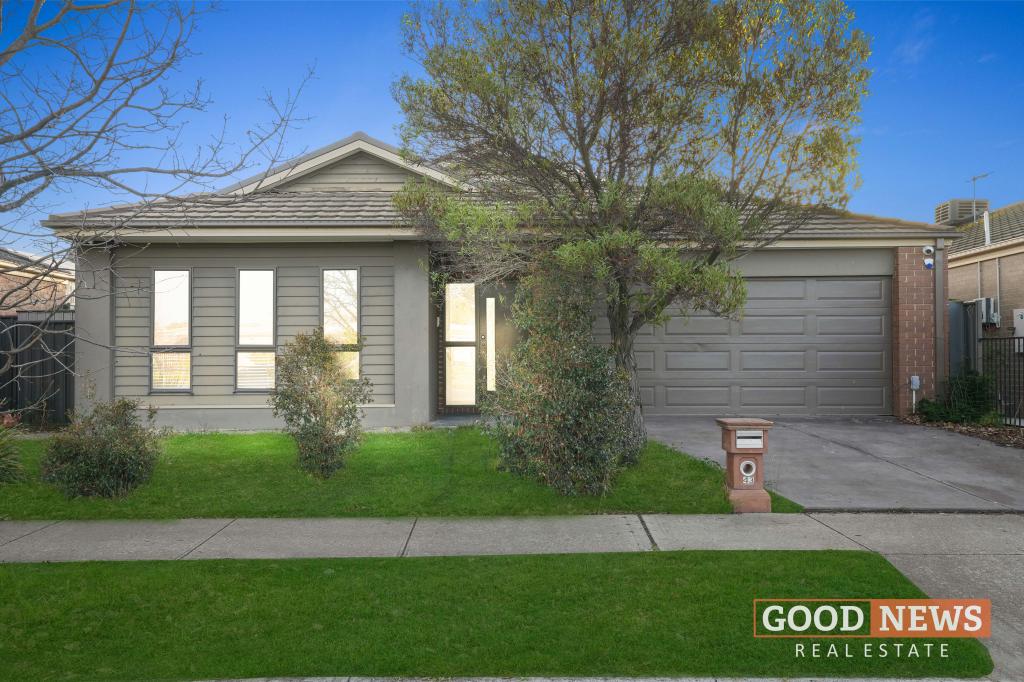 43 Minindee Rd, Manor Lakes, VIC 3024