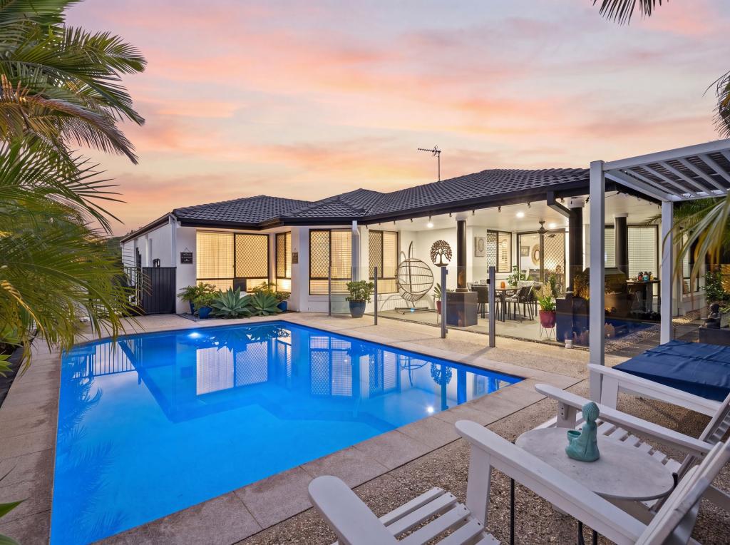 9 FEATHERTOP CRES, PACIFIC PINES, QLD 4211