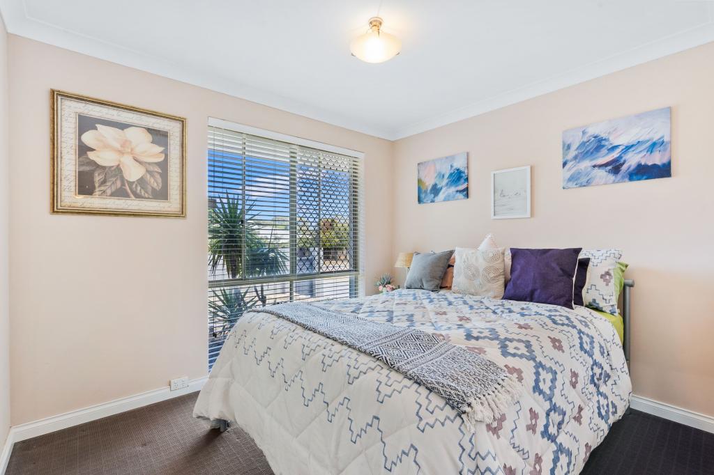 239 Dampier Ave, Kallaroo, WA 6025