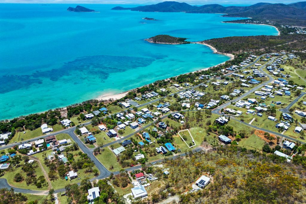 29 Rattray Ave, Hideaway Bay, QLD 4800