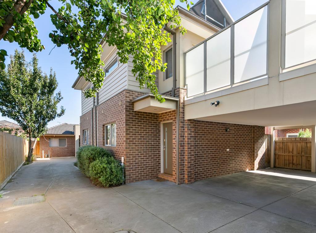 2/15 COMPTON ST, RESERVOIR, VIC 3073