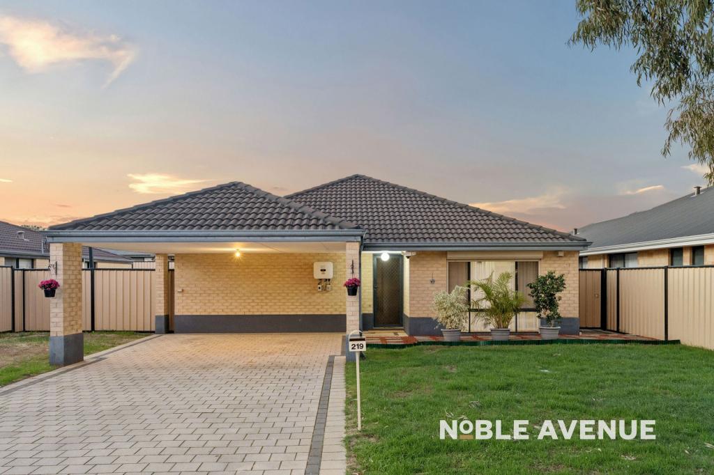 219 GOLF LINKS DR, CARRAMAR, WA 6031
