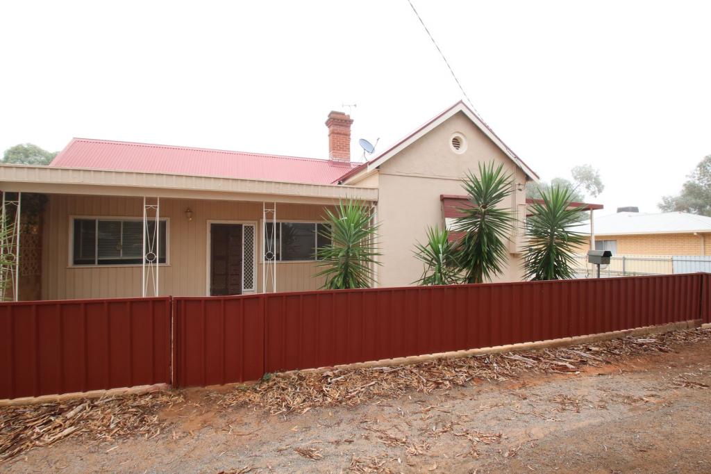 35 Nicholls St, Broken Hill, NSW 2880