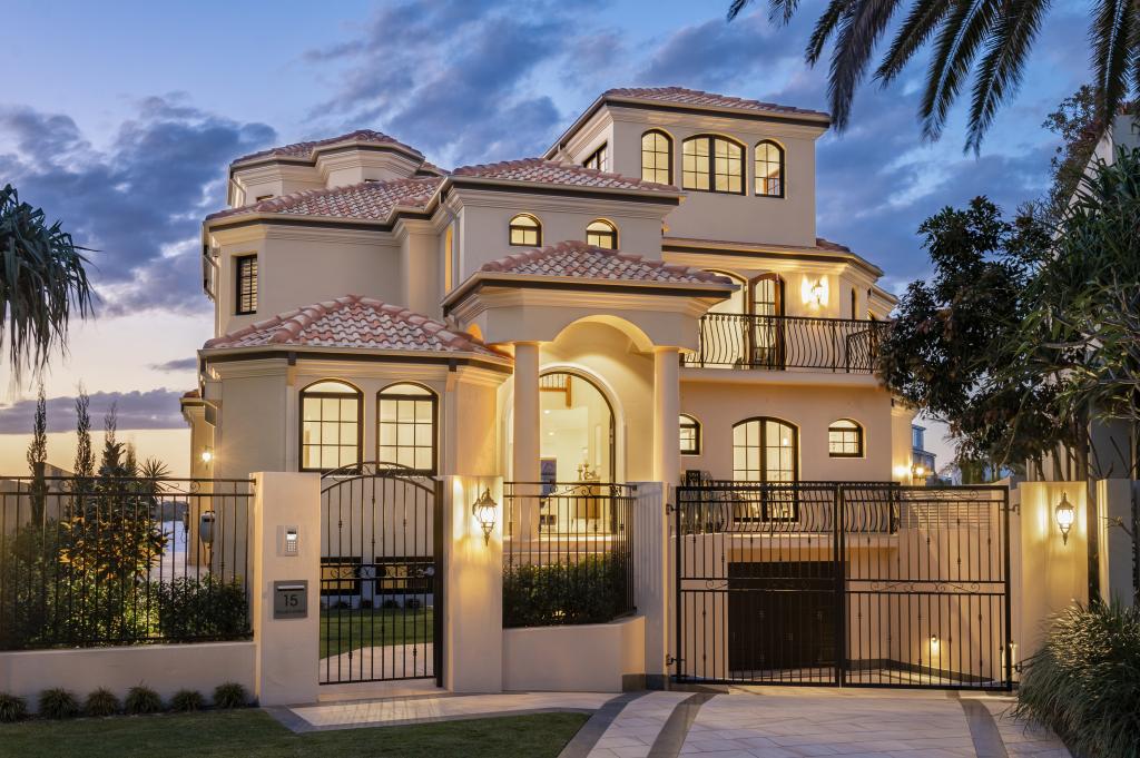 15 Westminster Ct, Paradise Point, QLD 4216