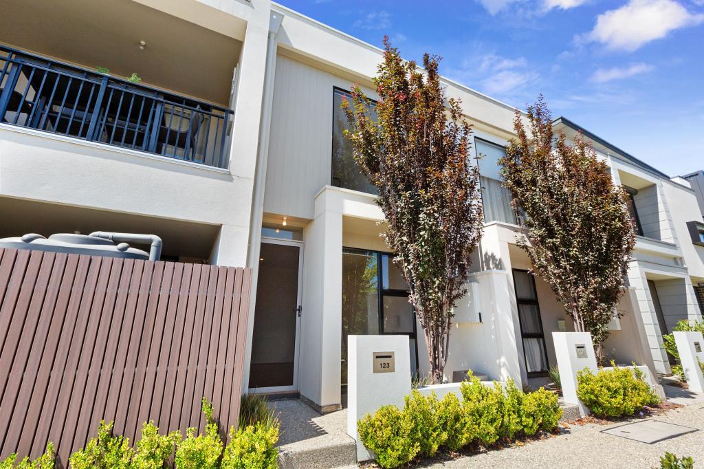 123 TROUBRIDGE DR, WEST LAKES, SA 5021