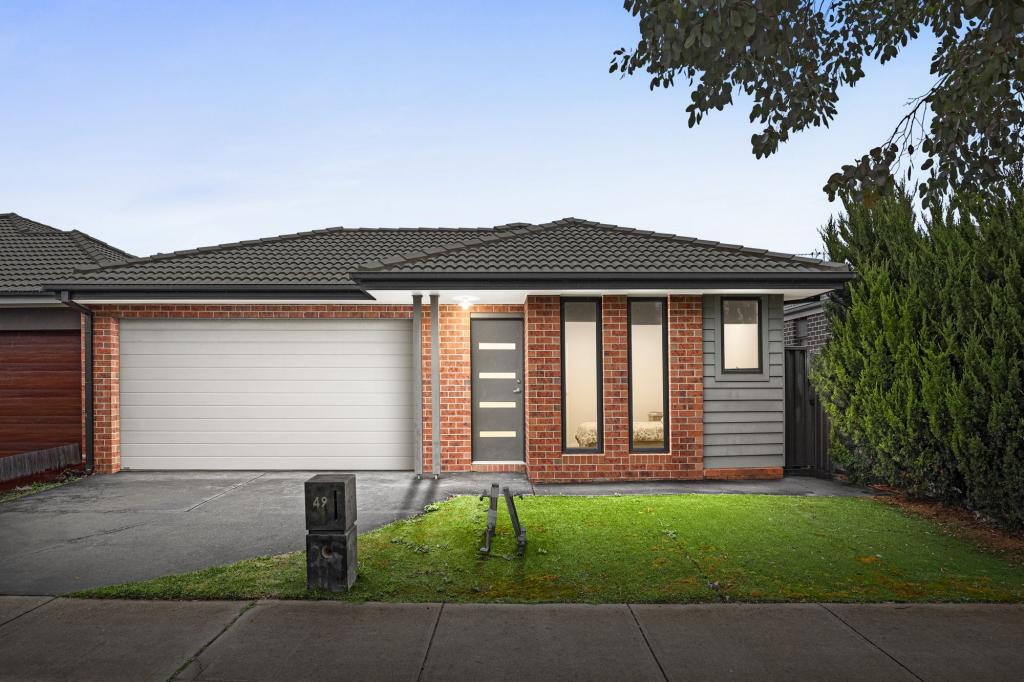 49 Holyoake Pde, Manor Lakes, VIC 3024