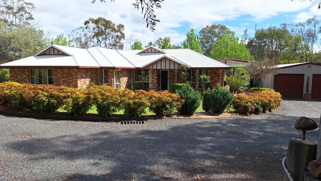 1 Pioneers Pde, Stanthorpe, QLD 4380