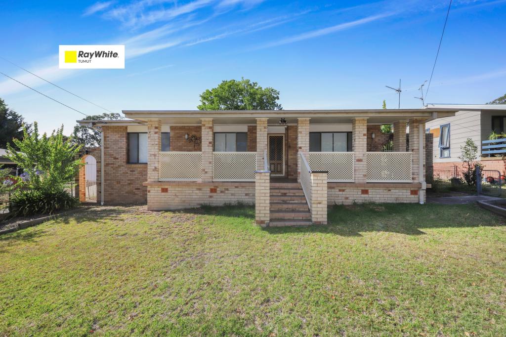 4 RANKIN ST, TUMUT, NSW 2720