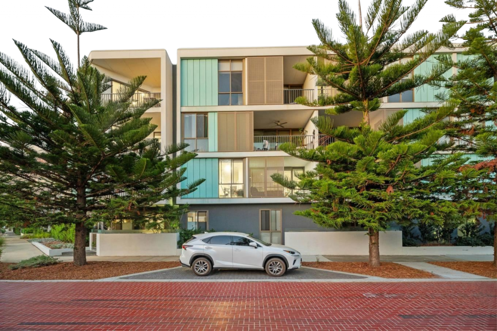 24/22 HEIRISSON WAY, NORTH COOGEE, WA 6163