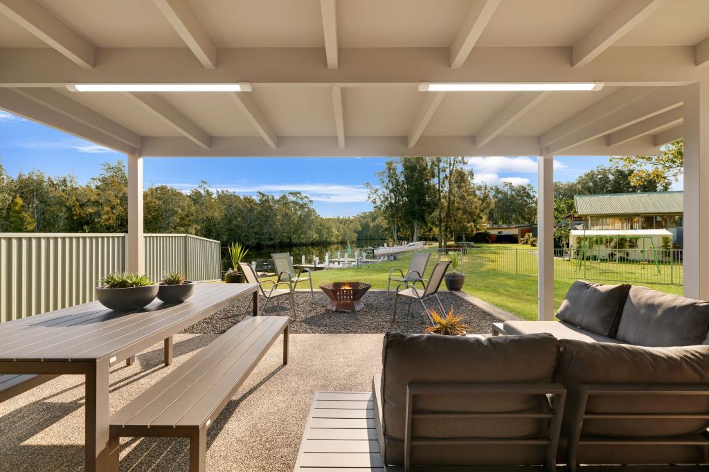 2 Lagoon Cres, Sussex Inlet, NSW 2540