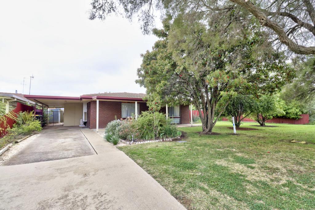 283 Henry St, Deniliquin, NSW 2710