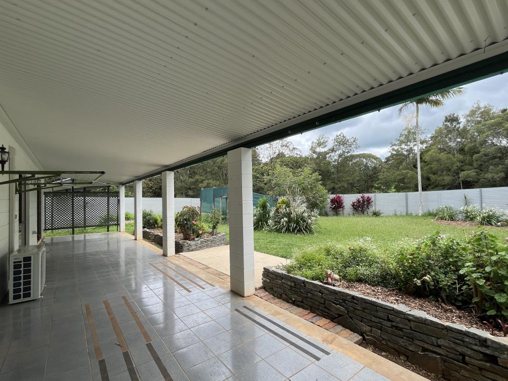 171 Lakes Dr, Lake Eacham, QLD 4884