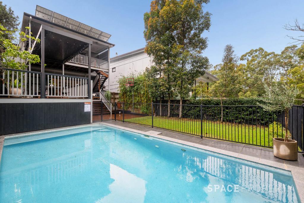 33 Fifth Ave, Bardon, QLD 4065
