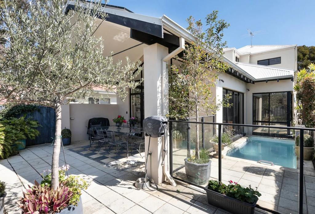 35a Devon Rd, Swanbourne, WA 6010