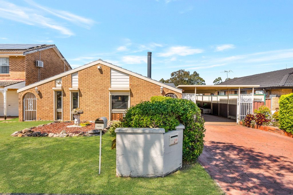 547 SMITHFIELD RD, GREENFIELD PARK, NSW 2176