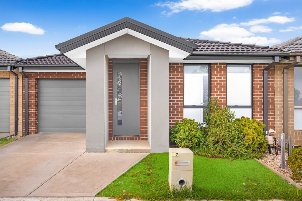 27 Nattarak Ave, Werribee, VIC 3030