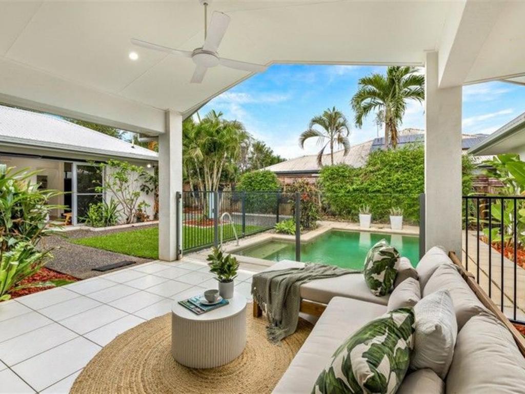 19 Springbrook Ave, Redlynch, QLD 4870