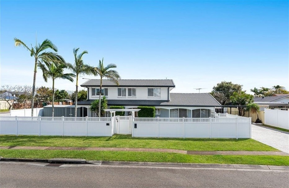 2 Catamaran St, Manly West, QLD 4179