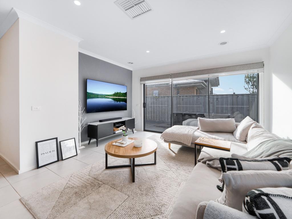 102 Ceduna Rd, Clyde North, VIC 3978