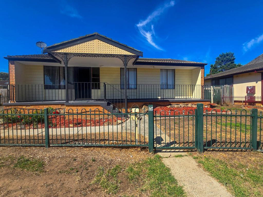 5 Yarrawin Way, Airds, NSW 2560