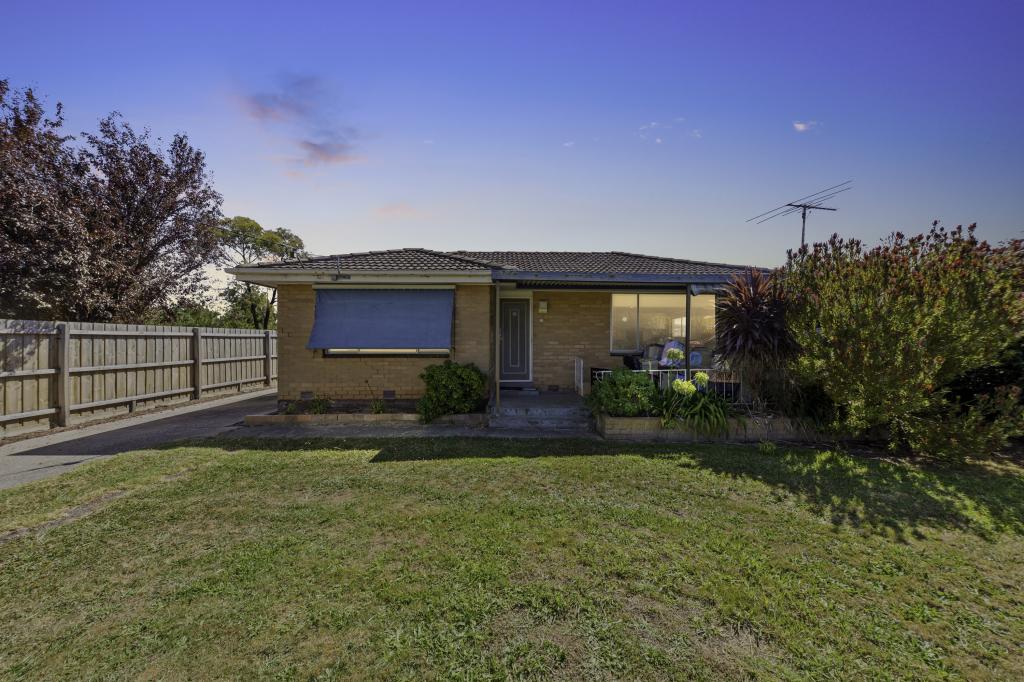 13 Charles St, Pakenham, VIC 3810