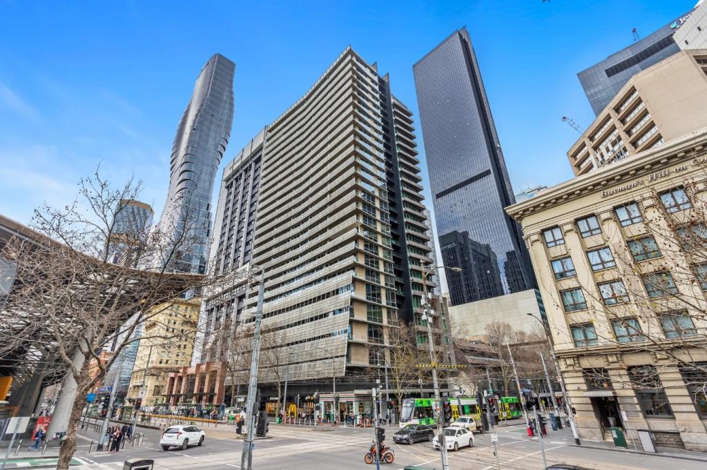 2206/620 Collins St, Melbourne, VIC 3000