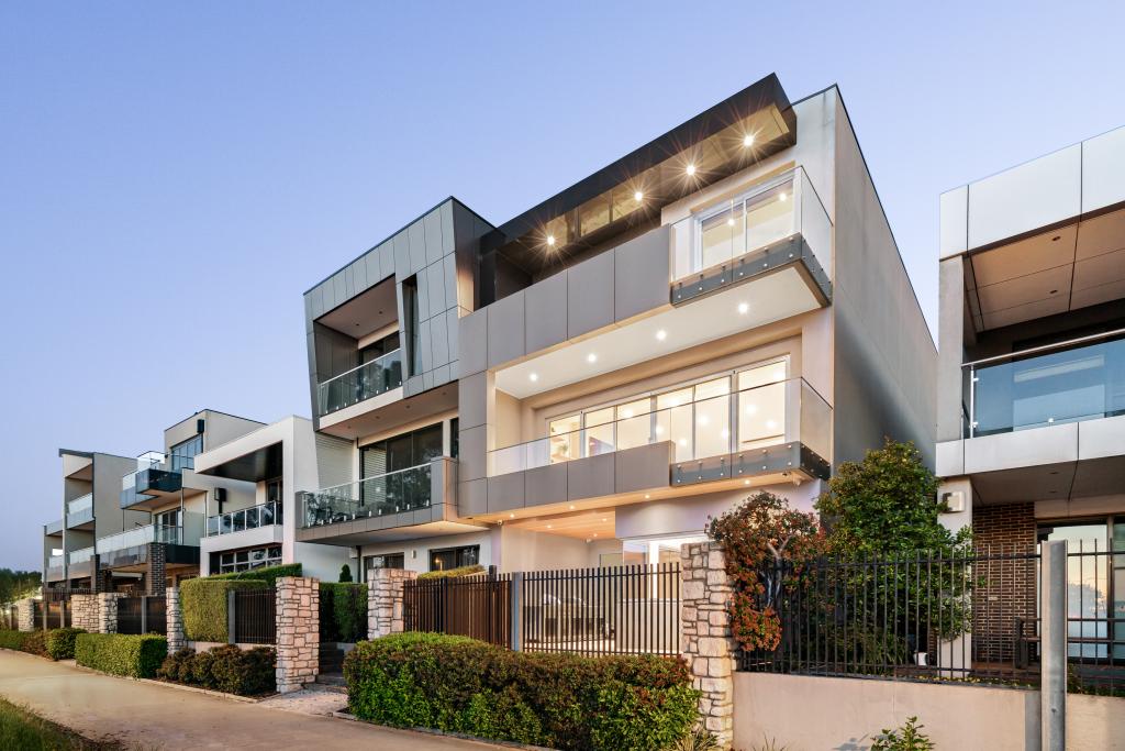 5 The Strand, Caroline Springs, VIC 3023