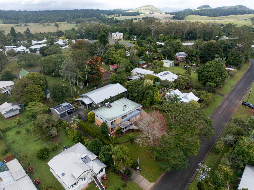8 Roseblade St, Yungaburra, QLD 4884