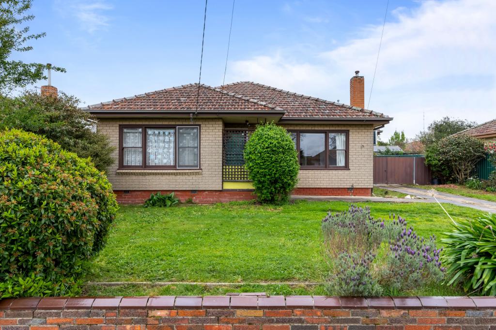 13 Grammar St, Wendouree, VIC 3355