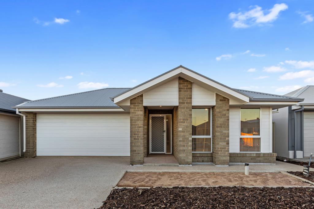8 Young Ct, Munno Para West, SA 5115
