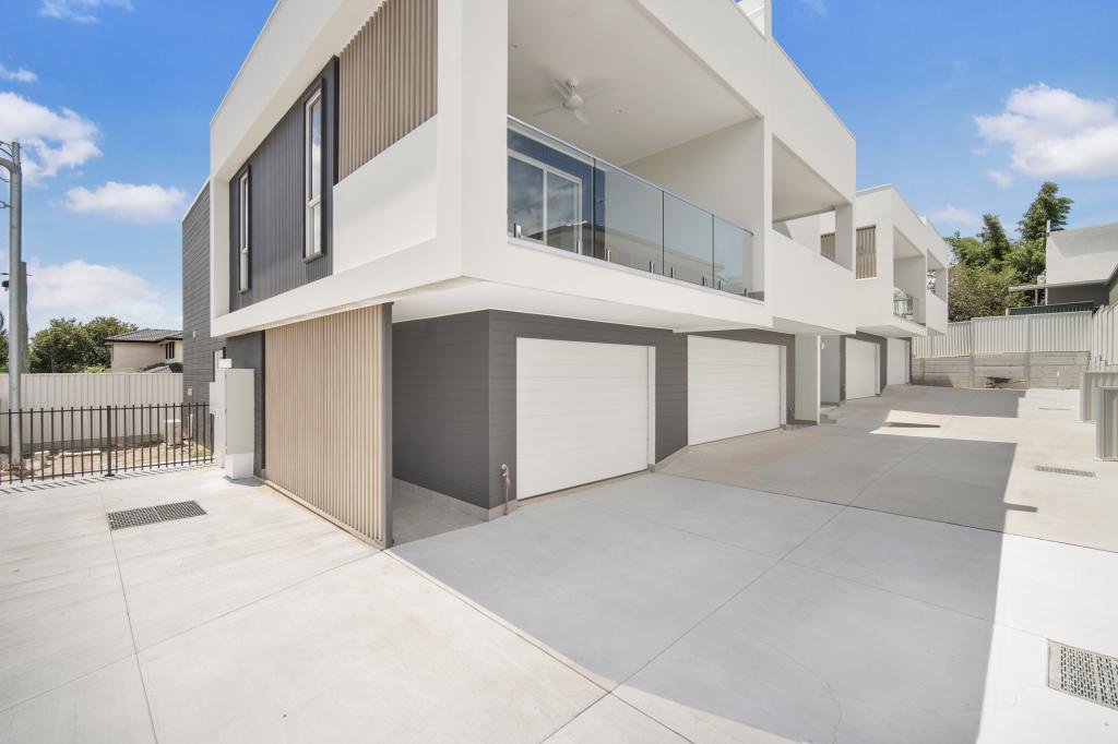 2/108 Falconer St, Southport, QLD 4215