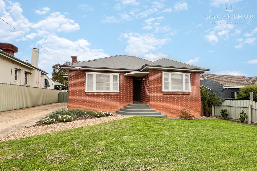 18 Jarick St, Turvey Park, NSW 2650