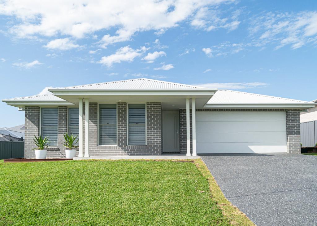 4 Auvergne Way, Old Bar, NSW 2430
