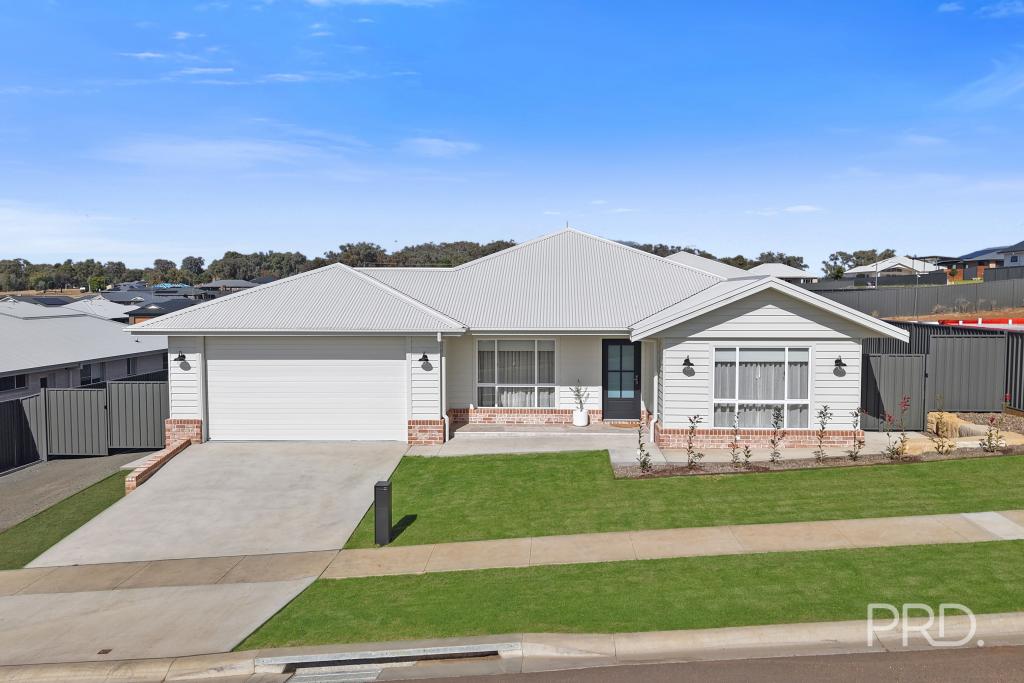 13 Crested Ave, Moore Creek, NSW 2340