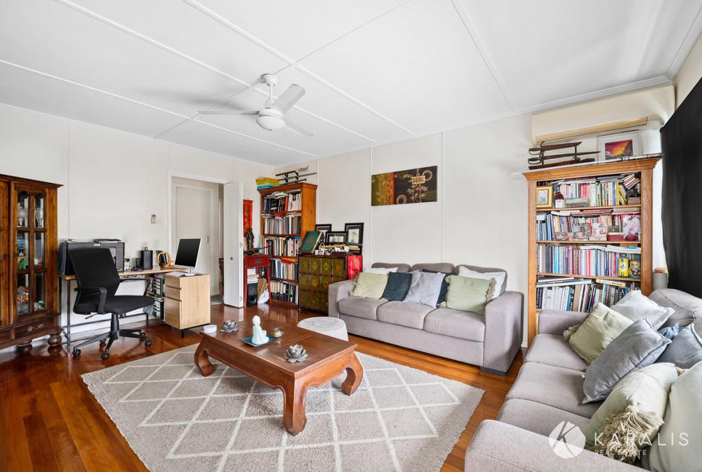 15 Casmaria St, Mansfield, QLD 4122