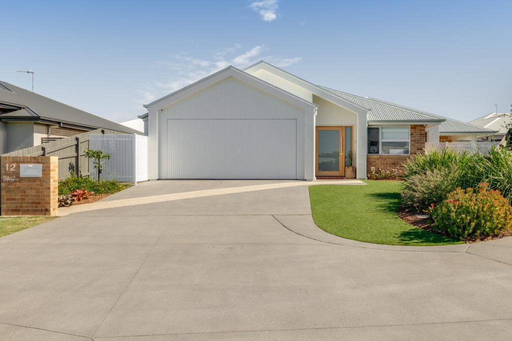 12 Bates St, Kearneys Spring, QLD 4350