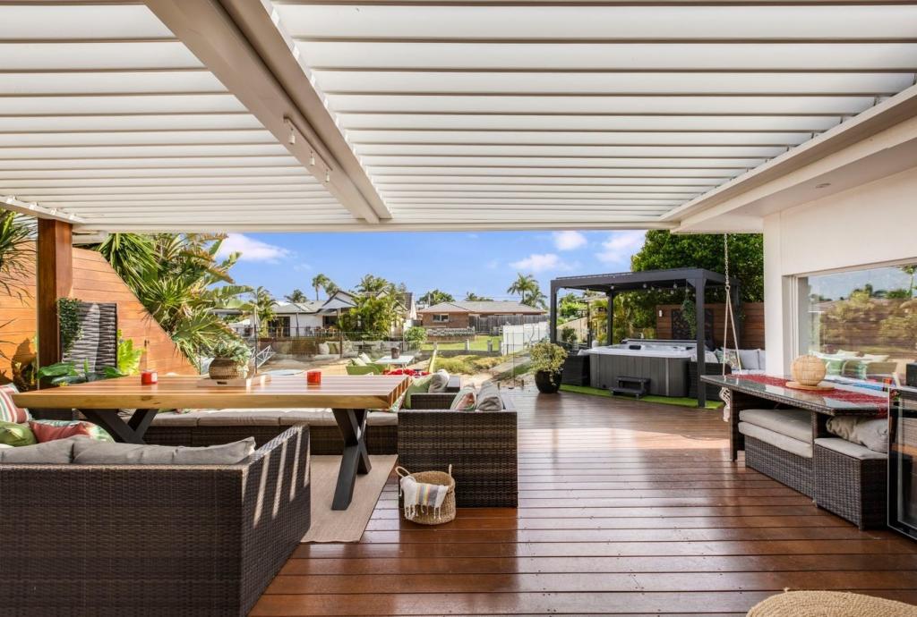 2 Alvarado Ct, Broadbeach Waters, QLD 4218